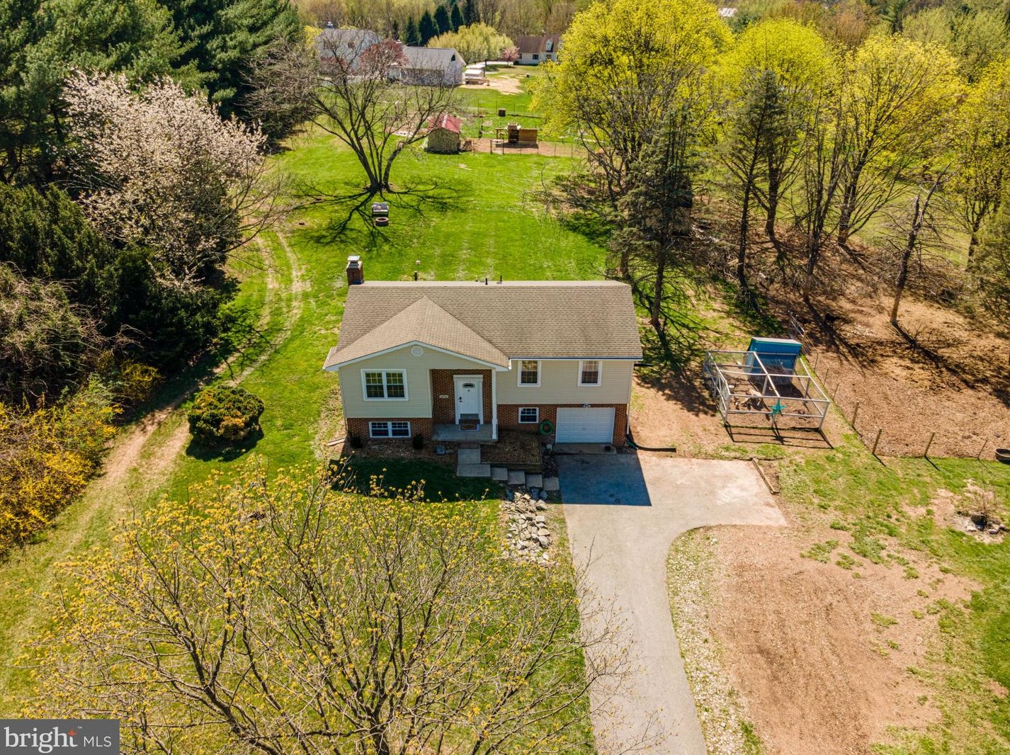 2446 Braddock Rd, Mount Airy MD  21771-8802 exterior