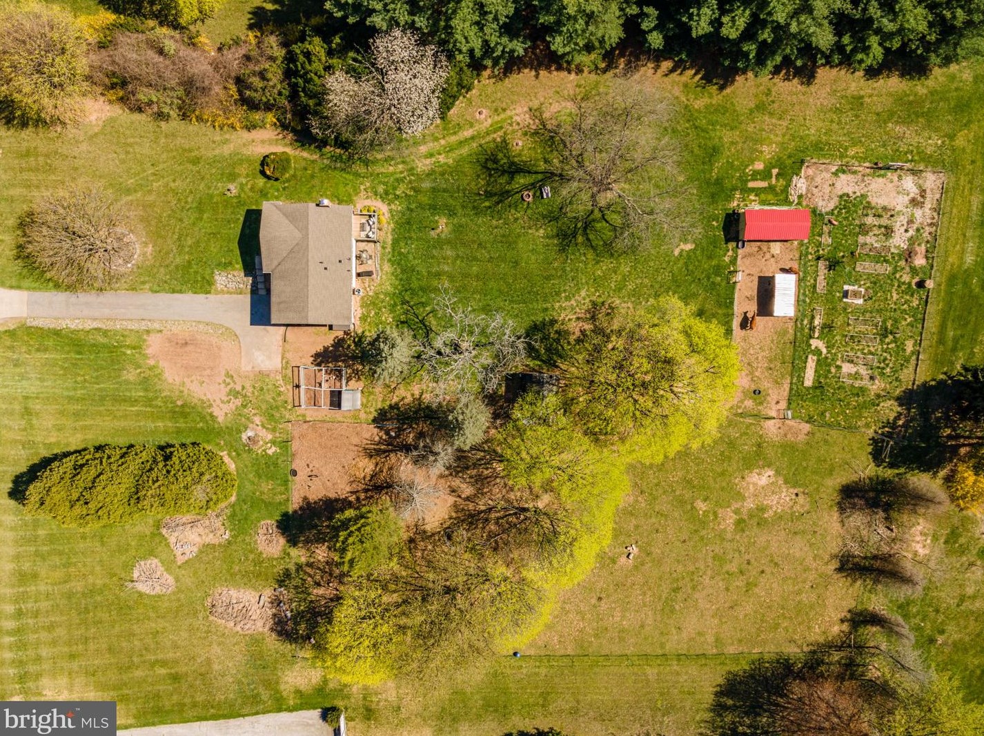 2446 Braddock Rd, Mount Airy MD  21771-8802 exterior