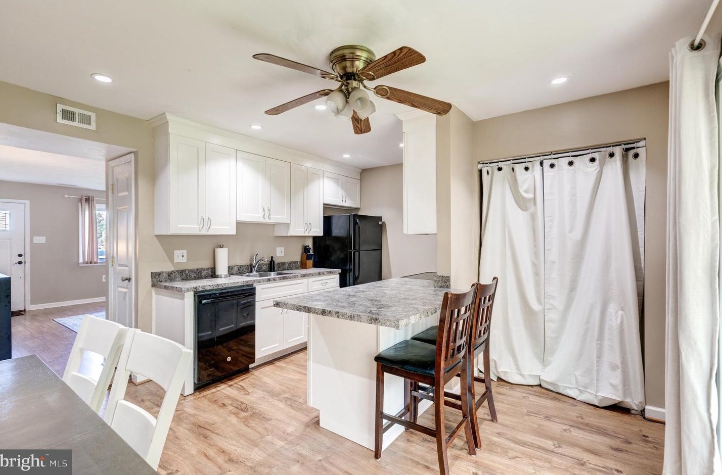 551 Daisy Dr, Taneytown MD  21787-2323 exterior