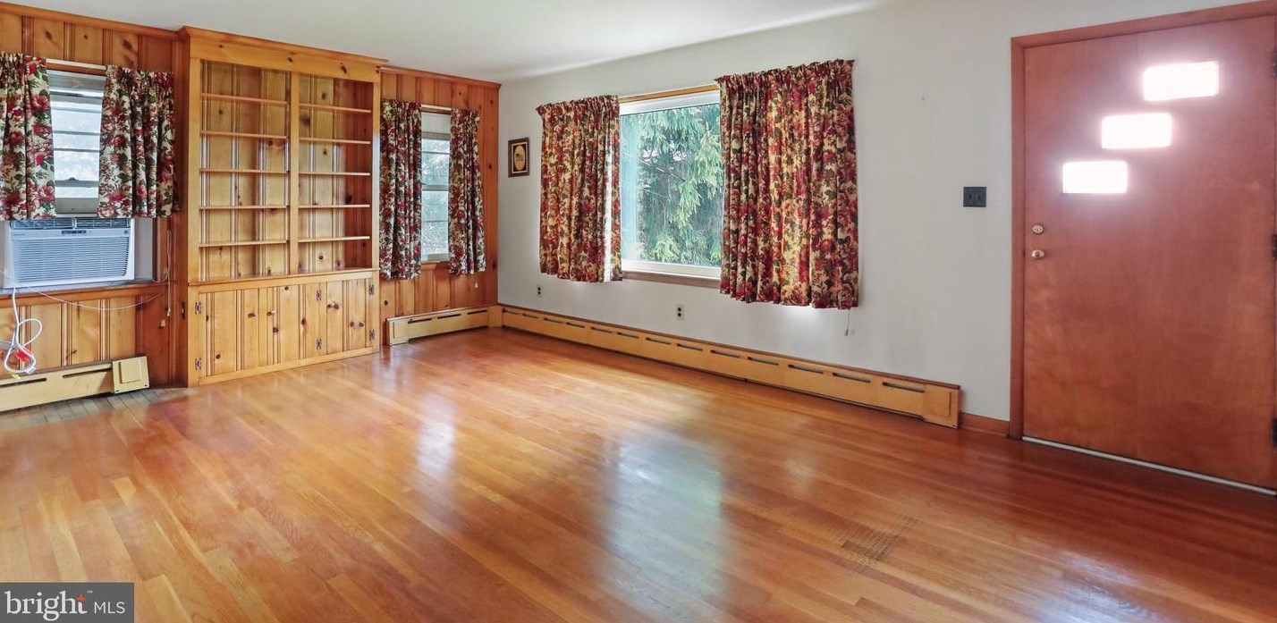 2632 Braddock Rd, Mount Airy MD  21771-8914 exterior