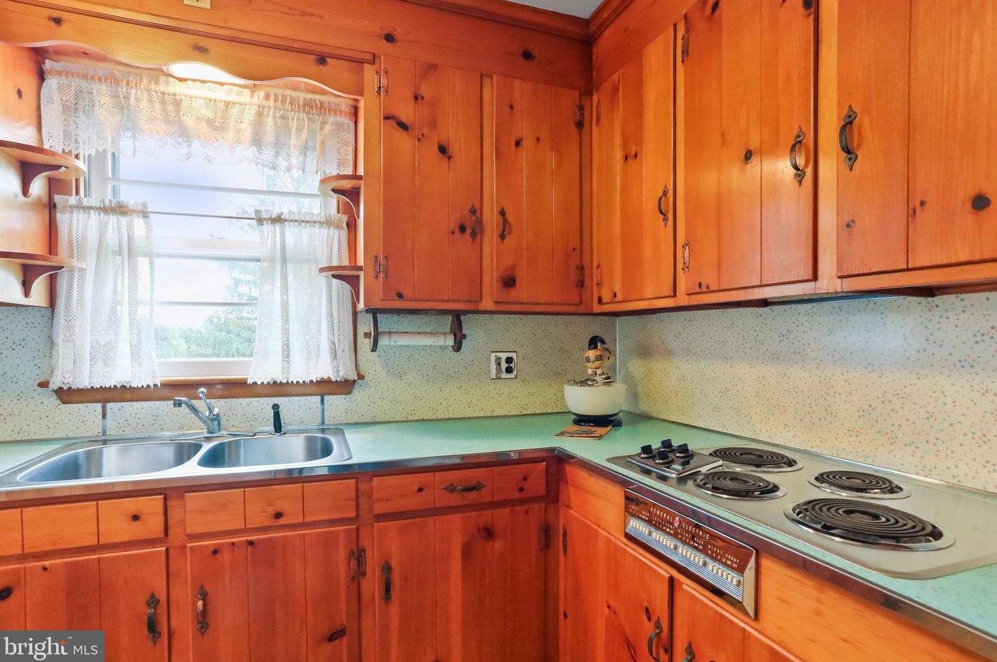 2632 Braddock Rd, Mount Airy MD  21771-8914 exterior