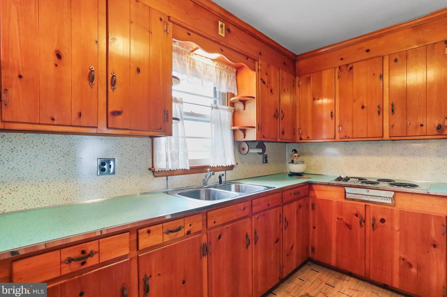 2632 Braddock Rd, Mount Airy MD  21771-8914 exterior