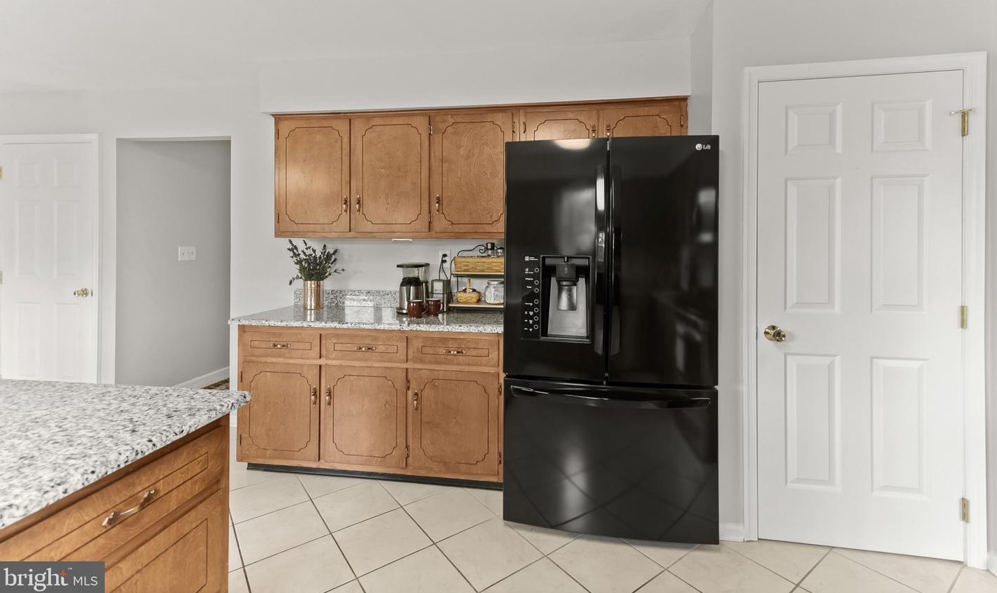 7241 Glenridge Dr, Mount Airy MD  21771-7242 exterior