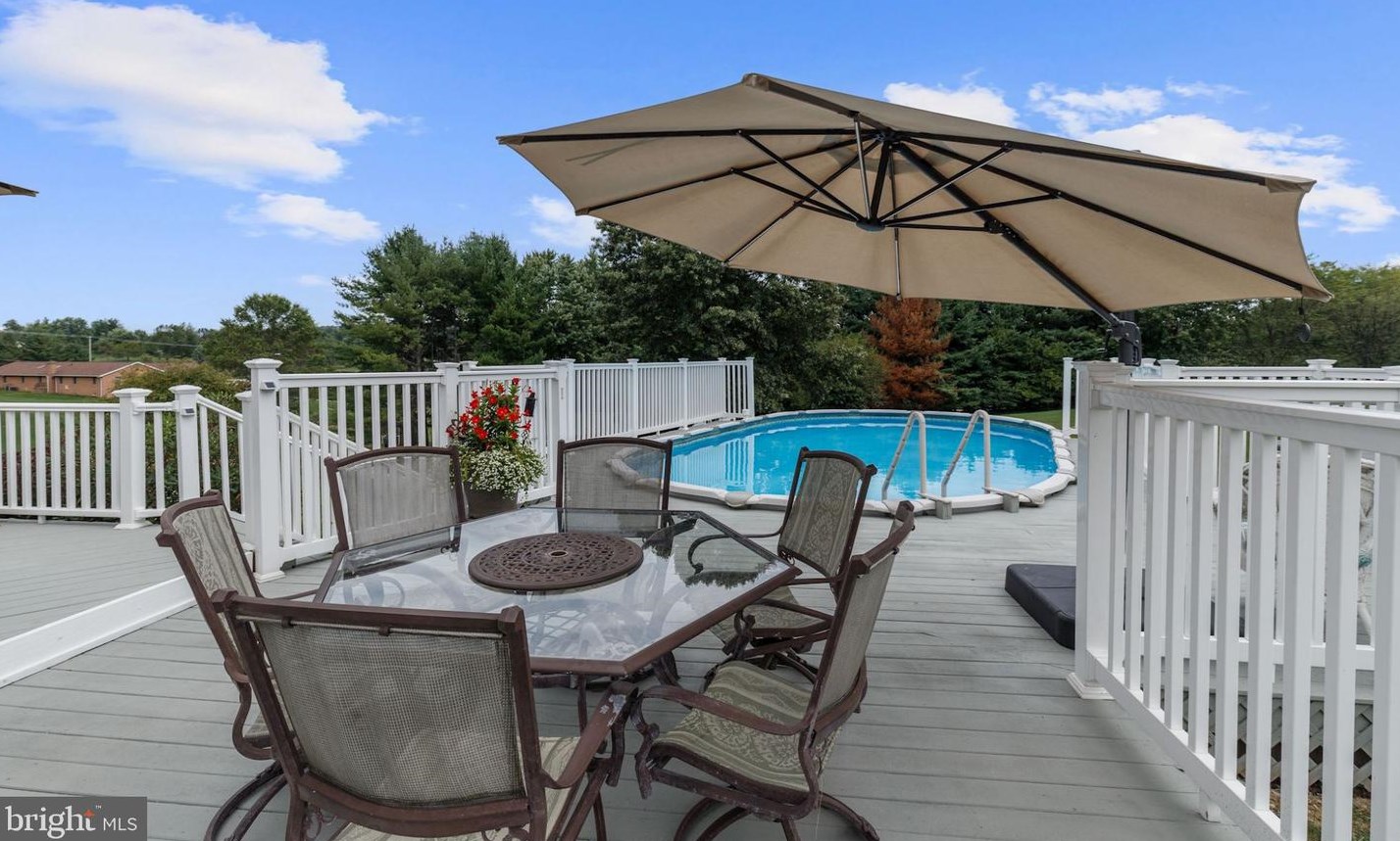 7241 Glenridge Dr, Mount Airy MD  21771-7242 exterior