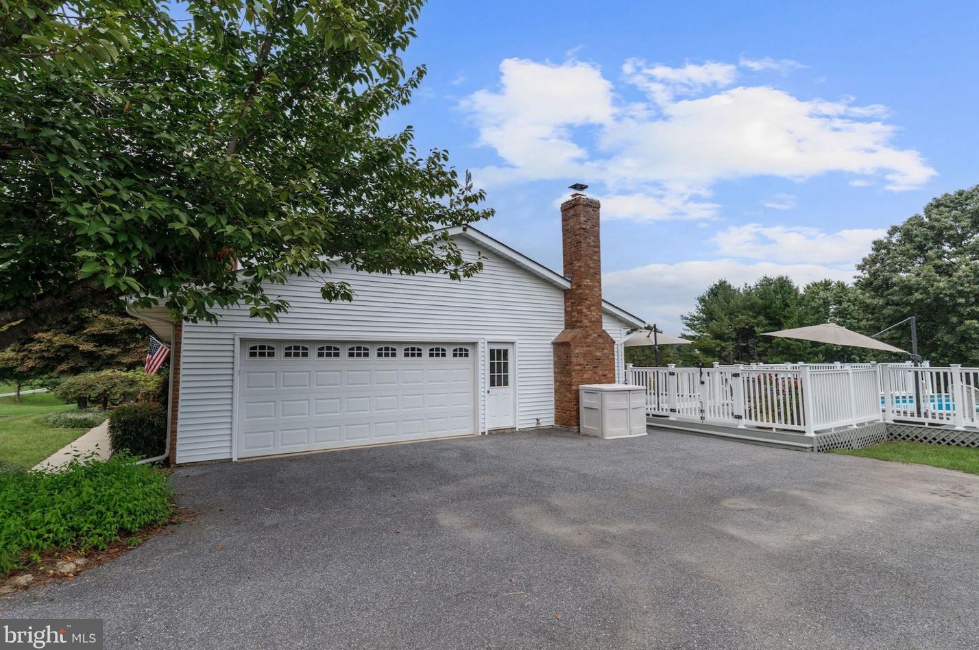 7241 Glenridge Dr, Mount Airy MD  21771-7242 exterior