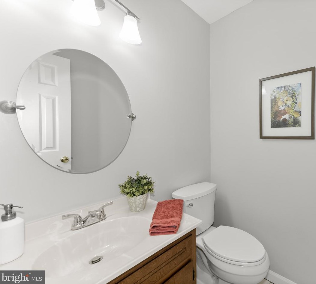 7241 Glenridge Dr, Mount Airy MD  21771-7242 exterior