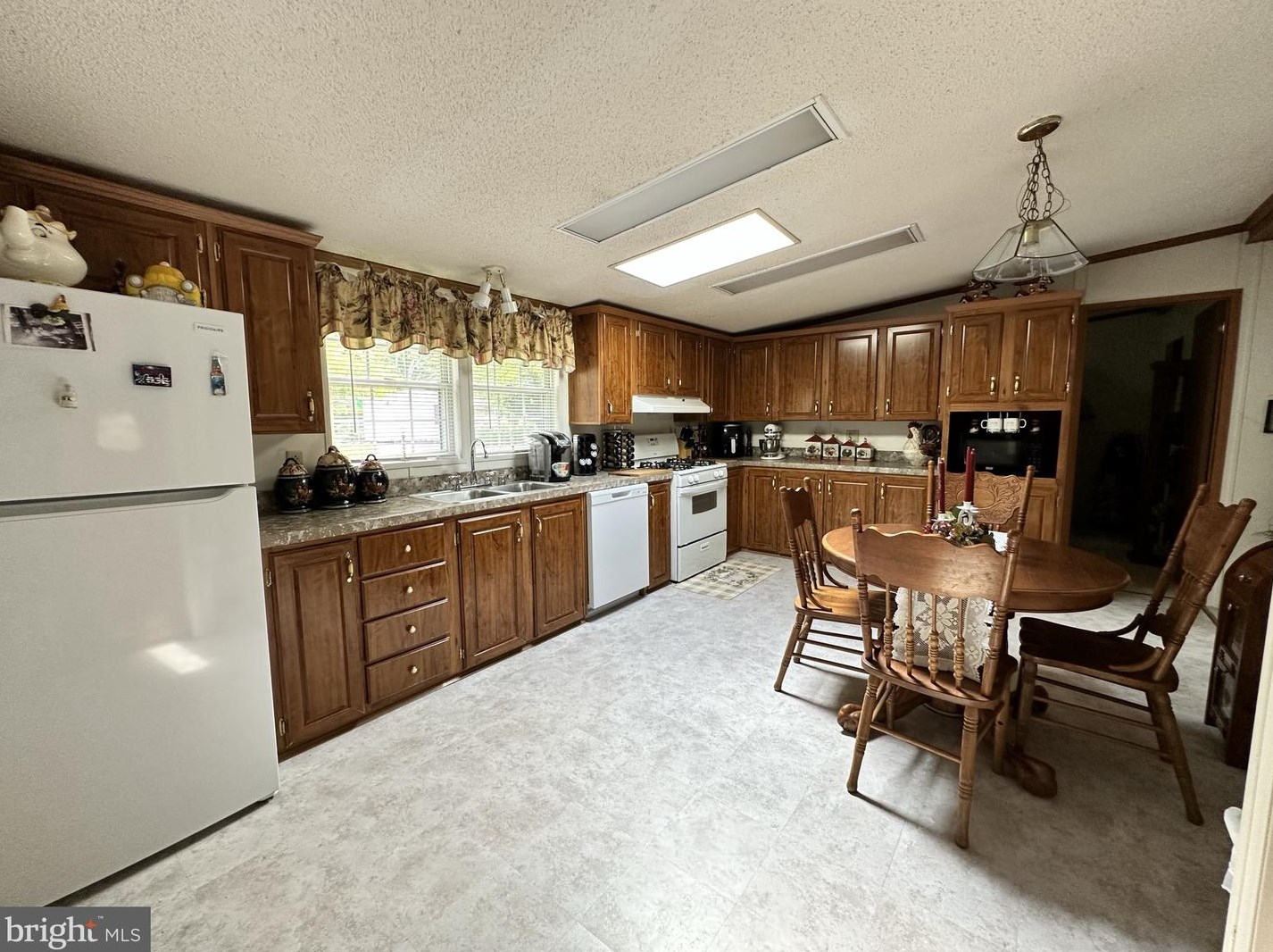 130 Lassiter Cir, Patapsco MD  21048-1801 exterior