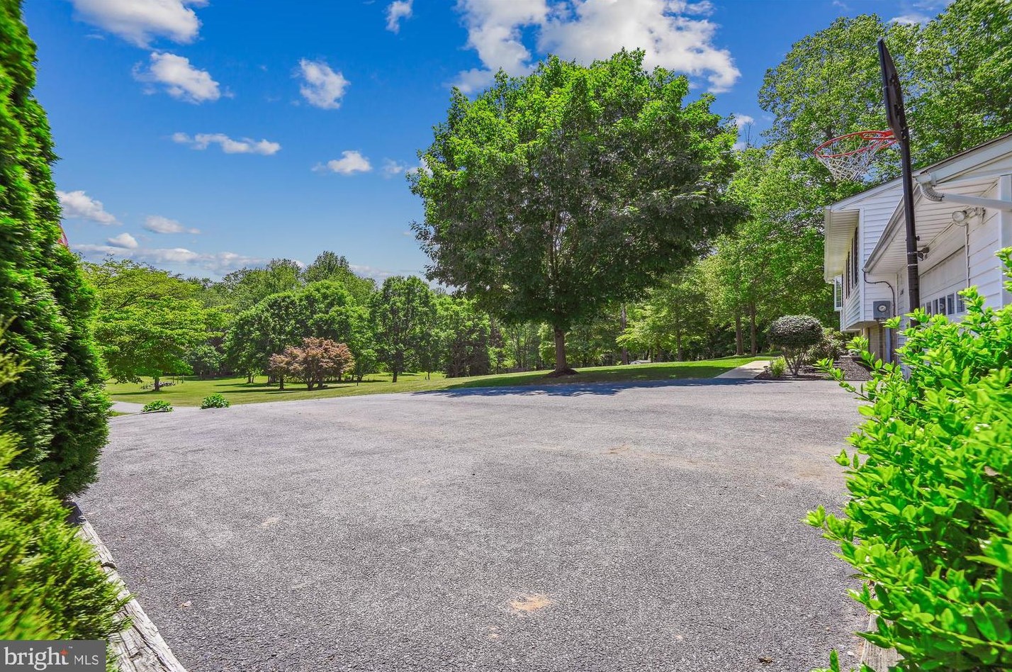 5156 Perry Rd, Mount Airy MD 21771-8828 exterior