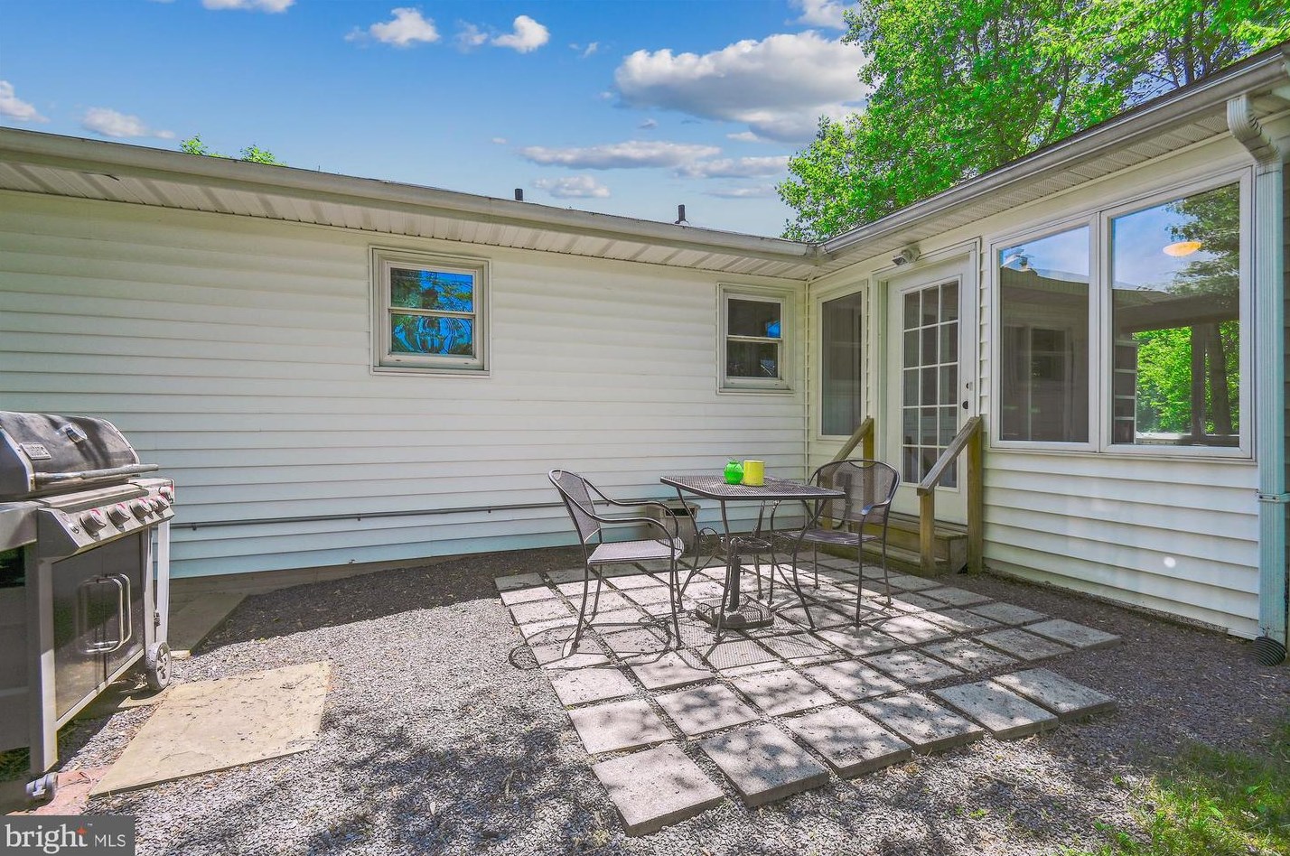 5156 Perry Rd, Mount Airy MD 21771-8828 exterior