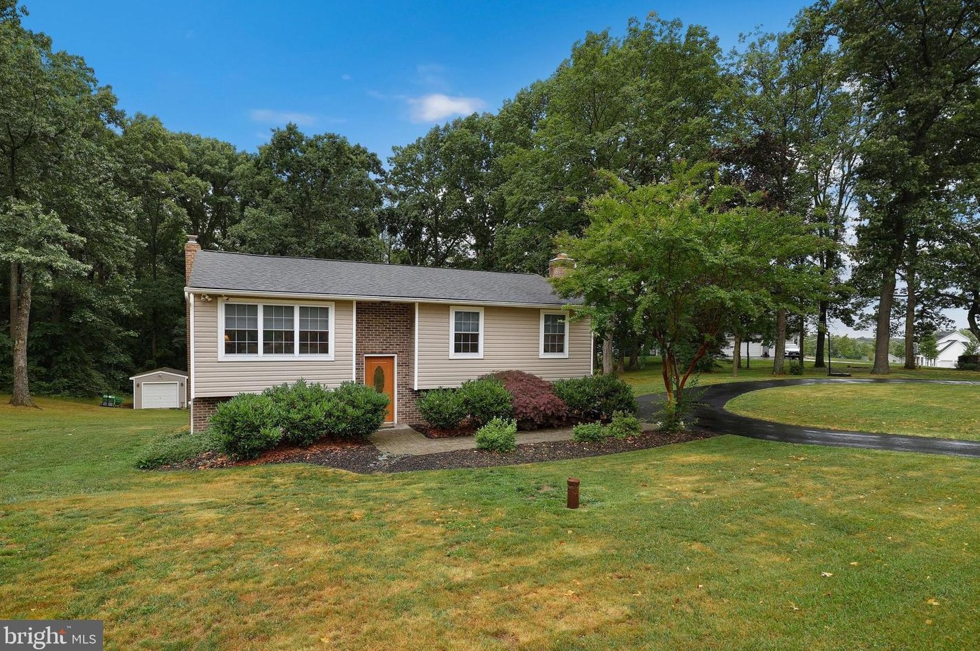 2219 Bluebird Dr, Westminster, MD 21157