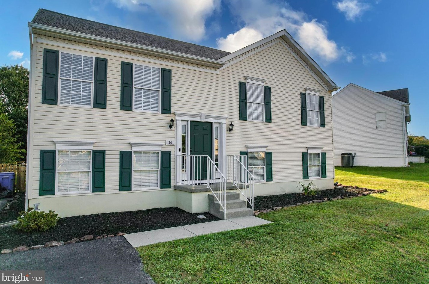 26 Kwanzan St, Taneytown, MD 21787-2168