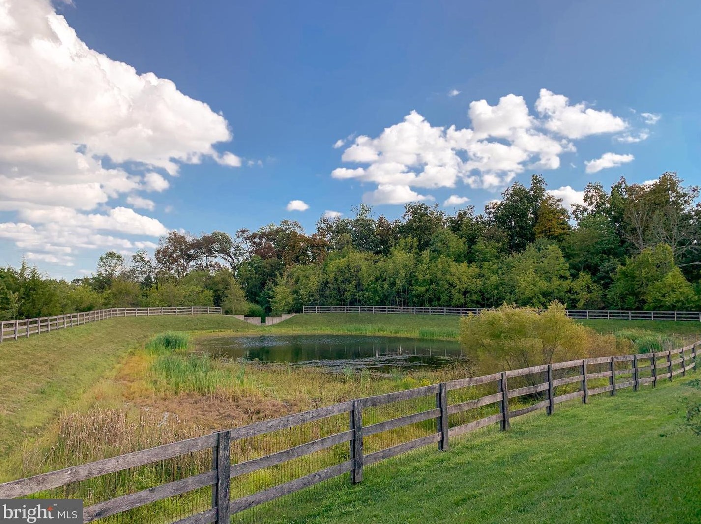 602 Clubside Dr, Taneytown, MD