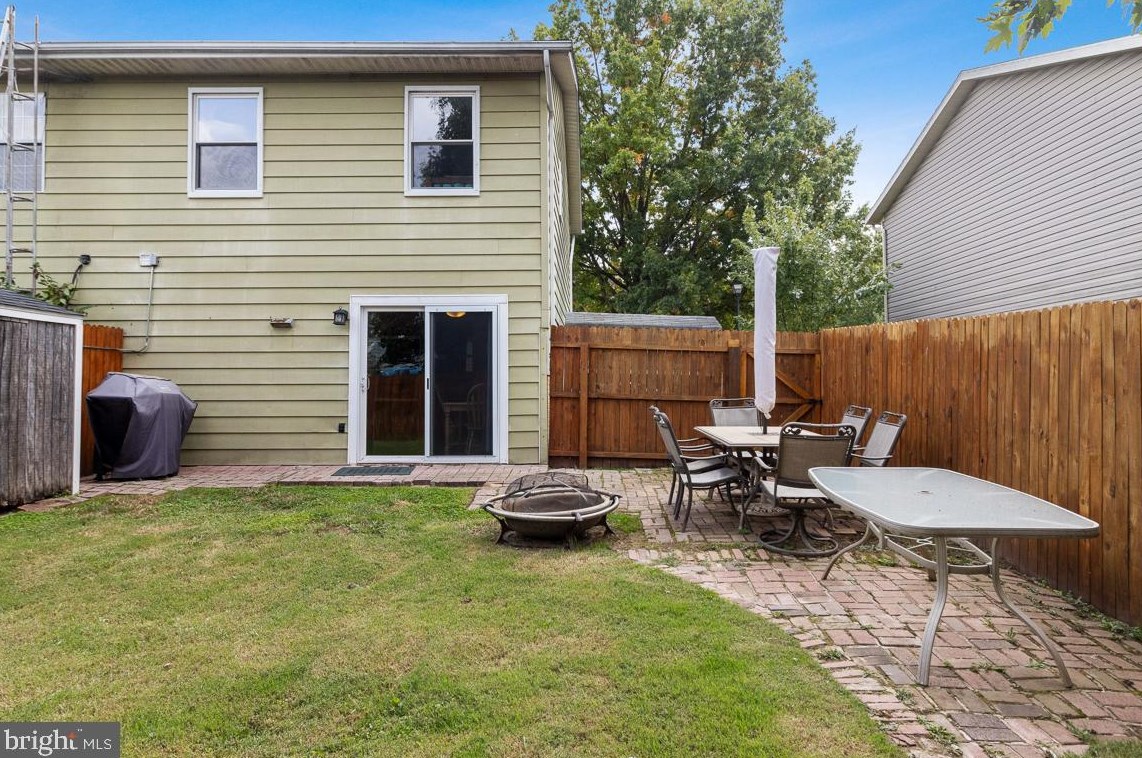 114 Carnival Dr, Taneytown MD  21787-2411 exterior