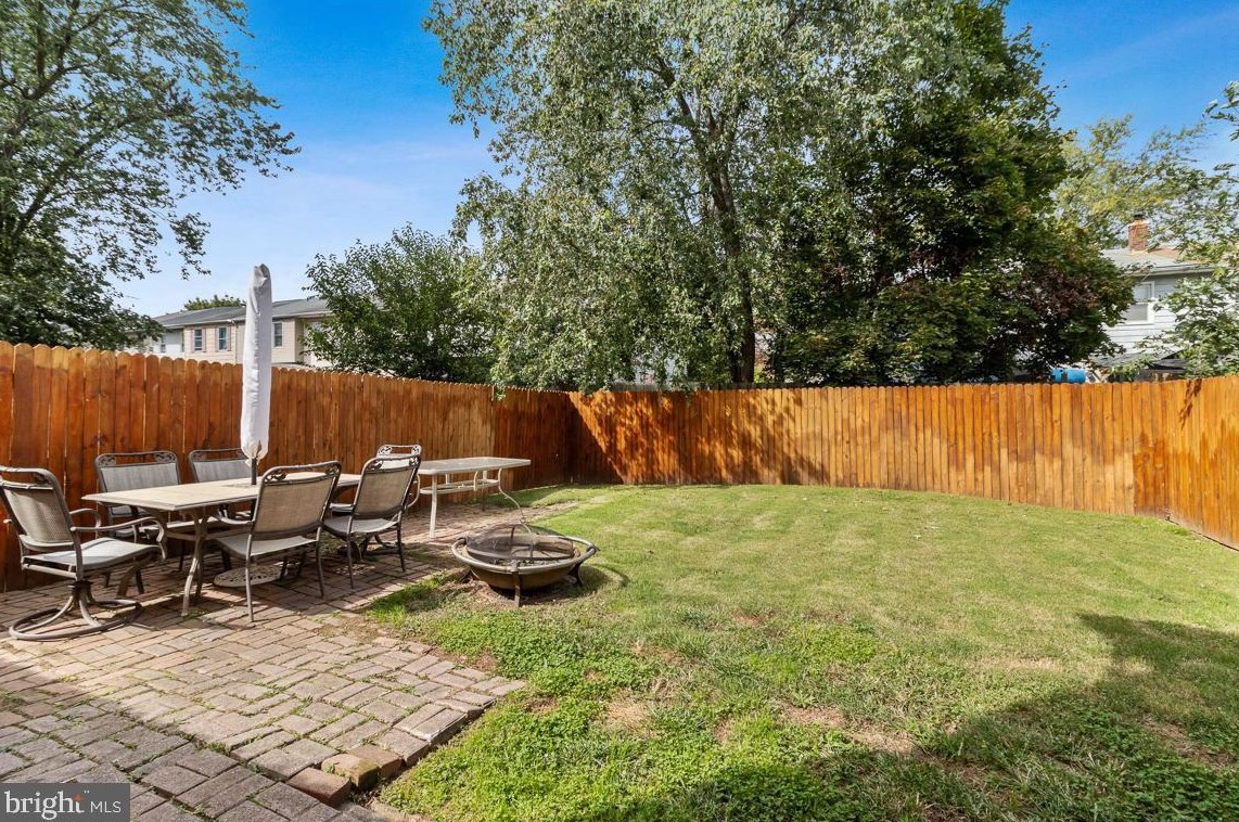 114 Carnival Dr, Taneytown MD  21787-2411 exterior