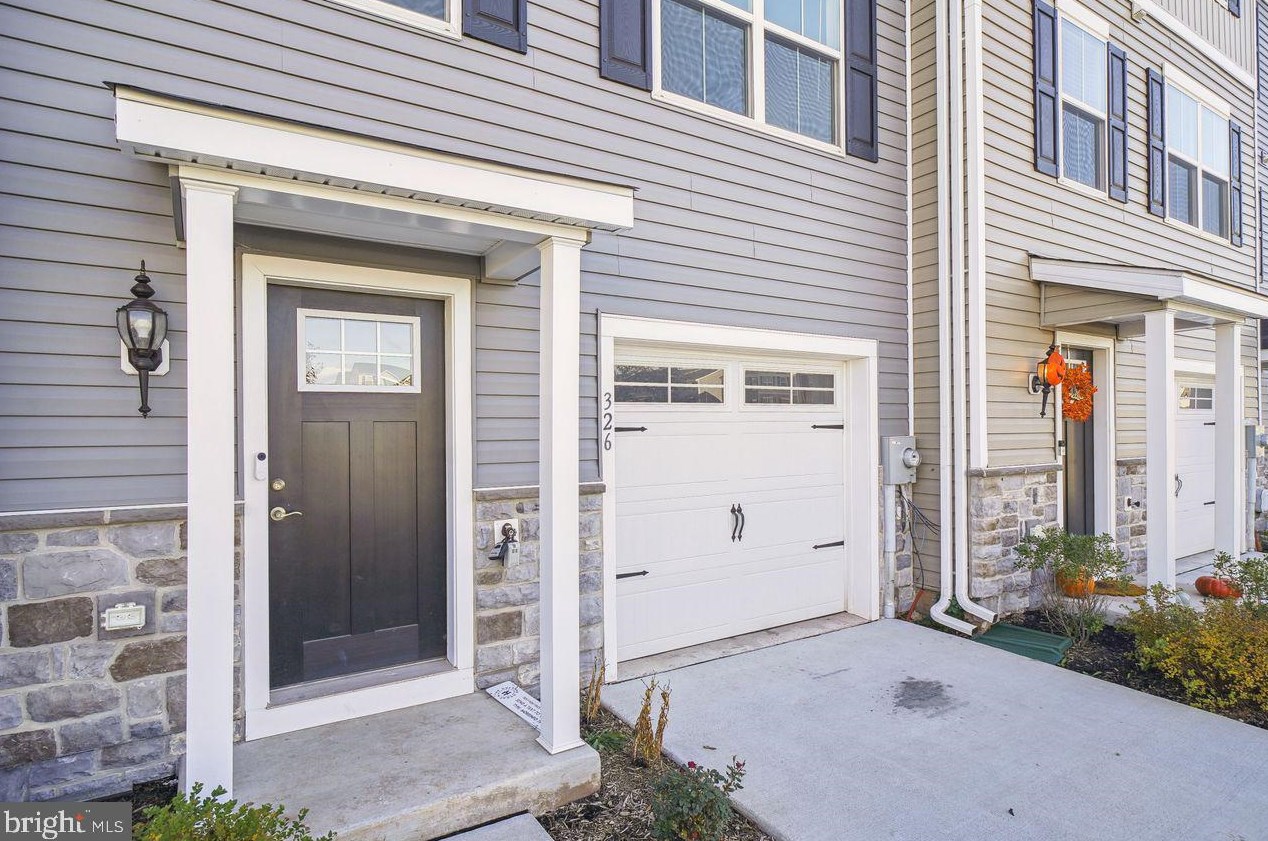 326 Crimson Ave, Taneytown, MD 21787