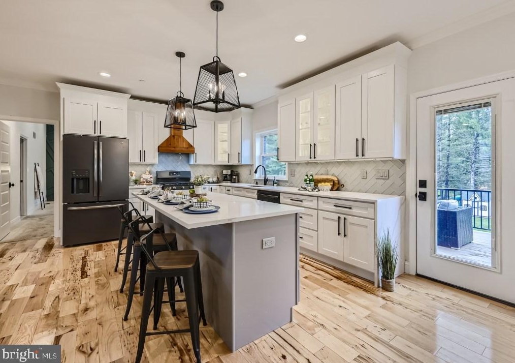 912 Lorraine Dr, Patapsco MD exterior