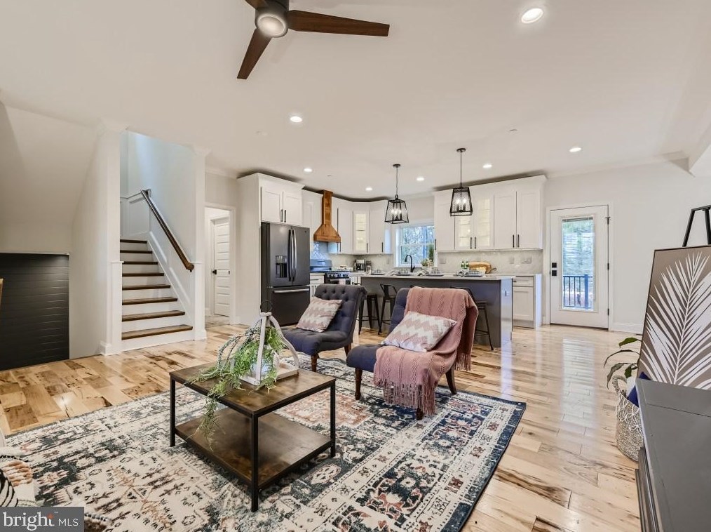 912 Lorraine Dr, Patapsco MD exterior