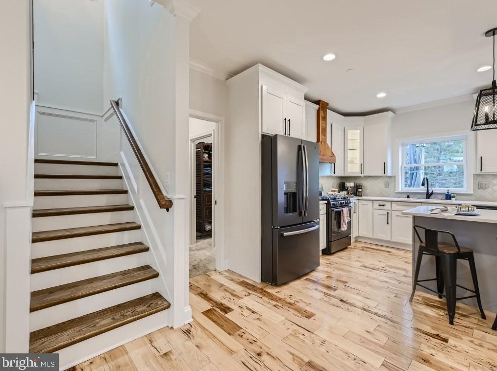 912 Lorraine Dr, Patapsco MD exterior