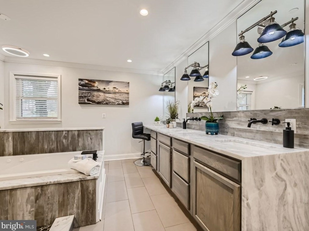 912 Lorraine Dr, Patapsco MD exterior