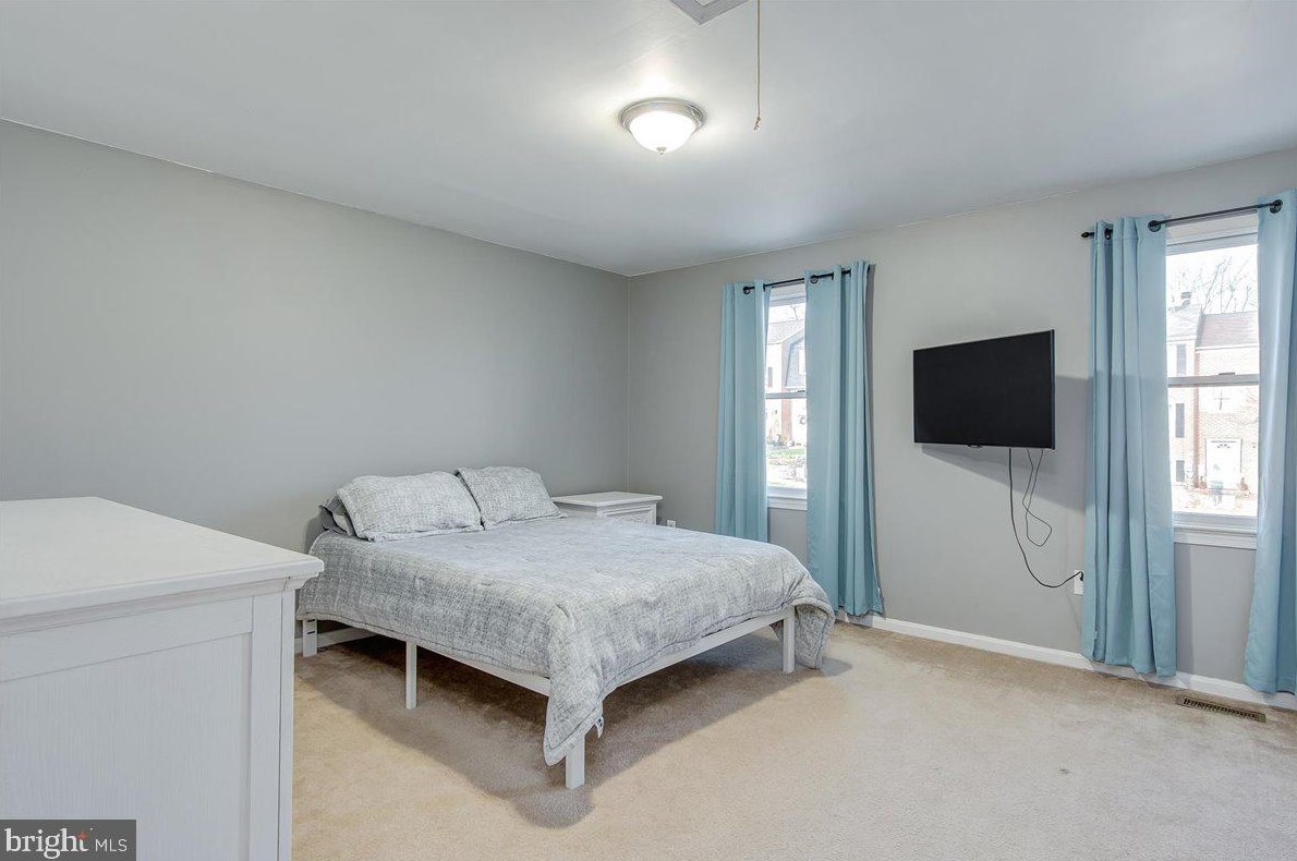 128 Meadowlark Ave, Mount Airy MD  21771-5536 exterior