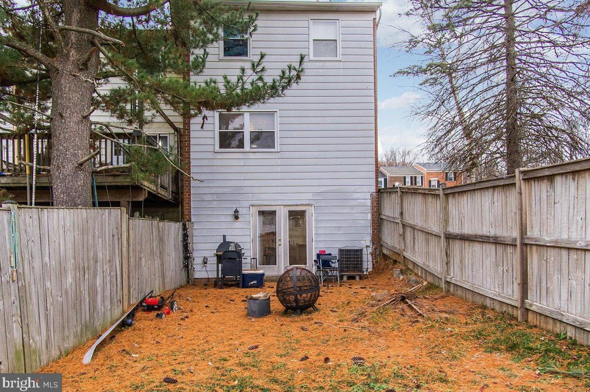 717 Robinwood Dr, Mount Airy MD 21771-5537 exterior