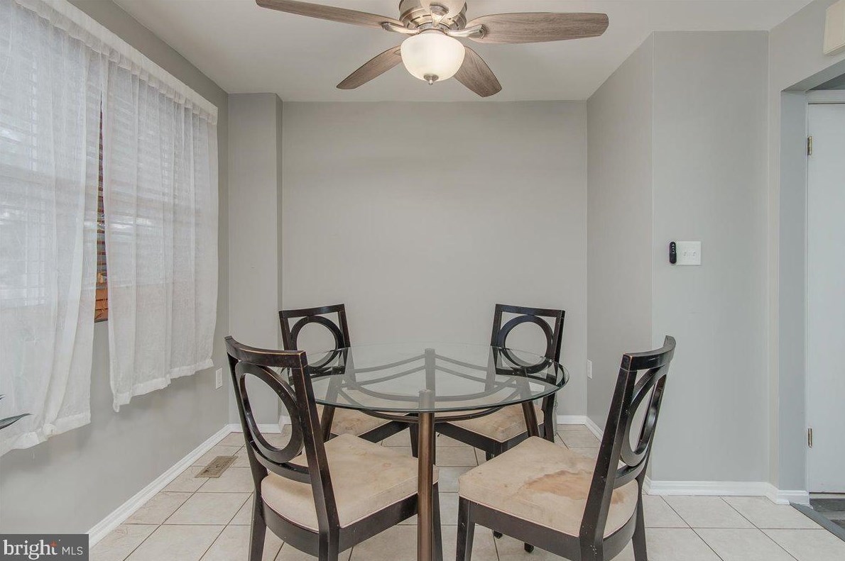 717 Robinwood Dr, Mount Airy MD 21771-5537 exterior