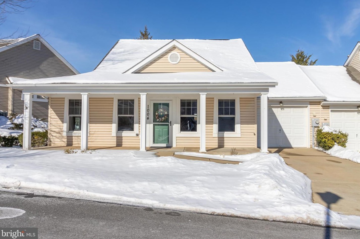 1004 Parade Ln, Mount Airy, MD 21771-5018