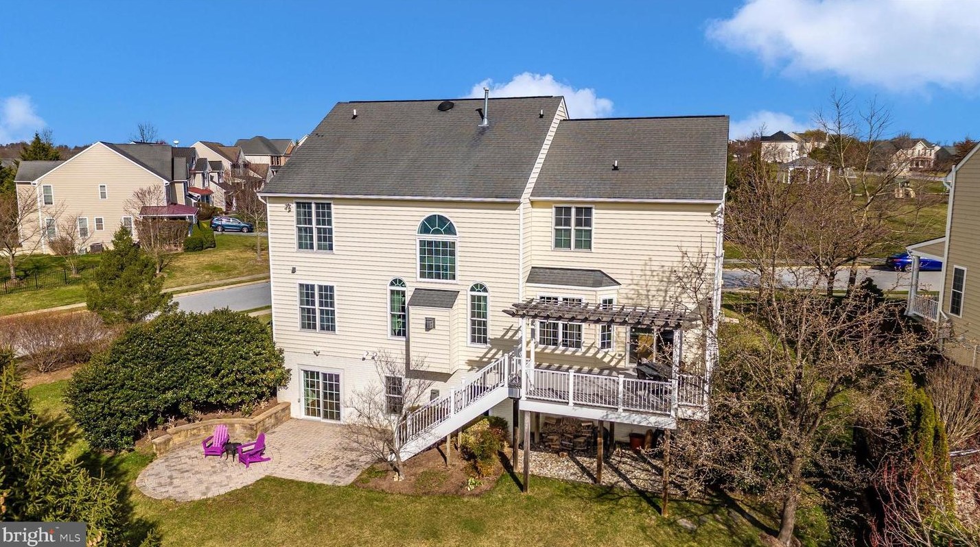 1902 Castle Green Cir, Mount Airy, MD 21771-5894