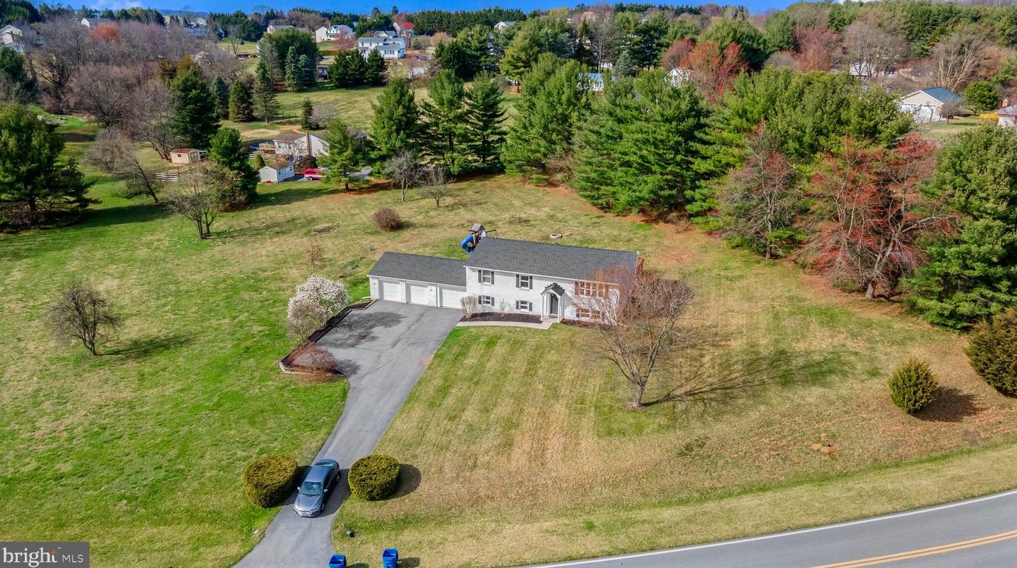 5142 Perry Rd, Mount Airy MD  21771-8808 exterior