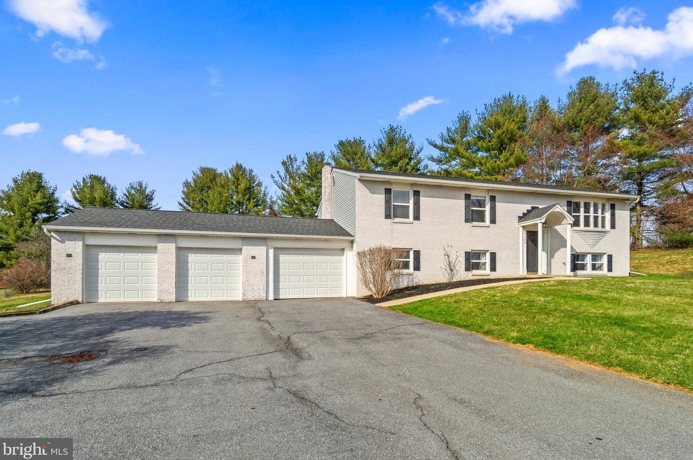 5142 Perry Rd, Mount Airy MD  21771-8808 exterior