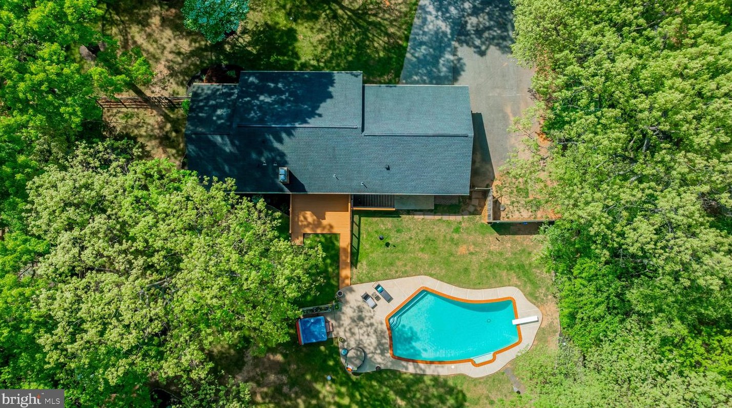 5107 Fleming Rd, Mount Airy MD 21771-8710 exterior