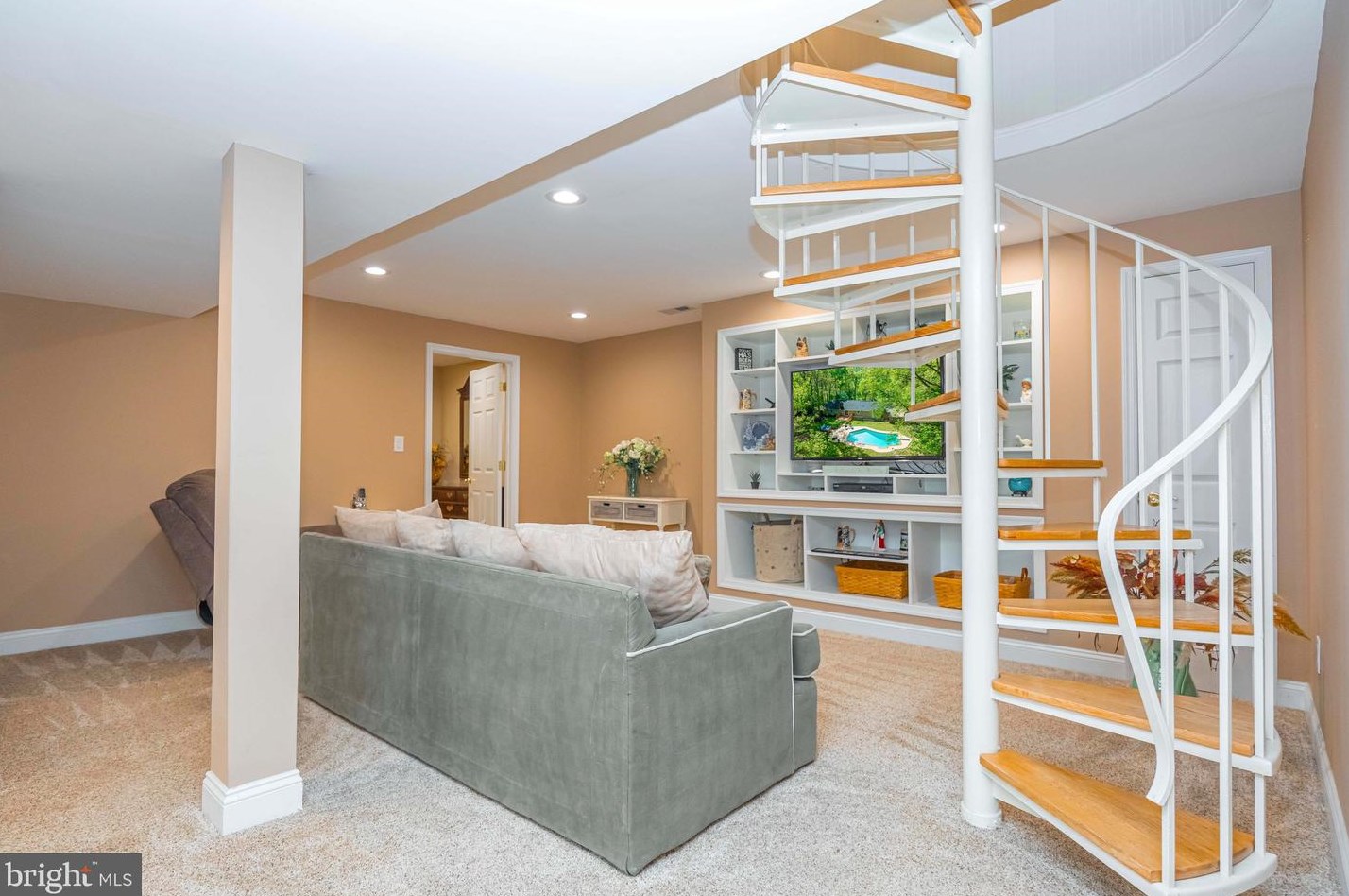 5107 Fleming Rd, Mount Airy MD 21771-8710 exterior