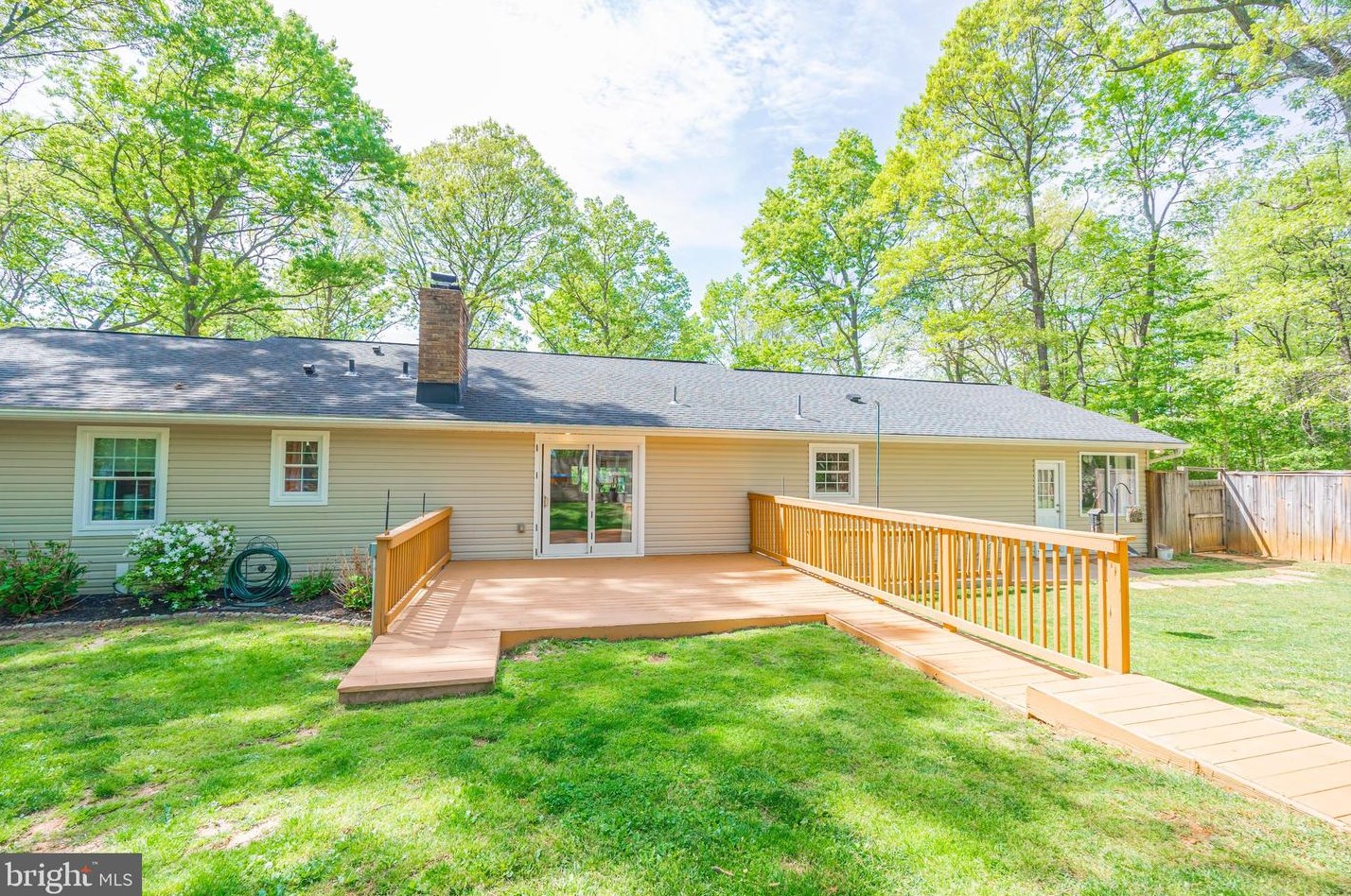 5107 Fleming Rd, Mount Airy MD 21771-8710 exterior