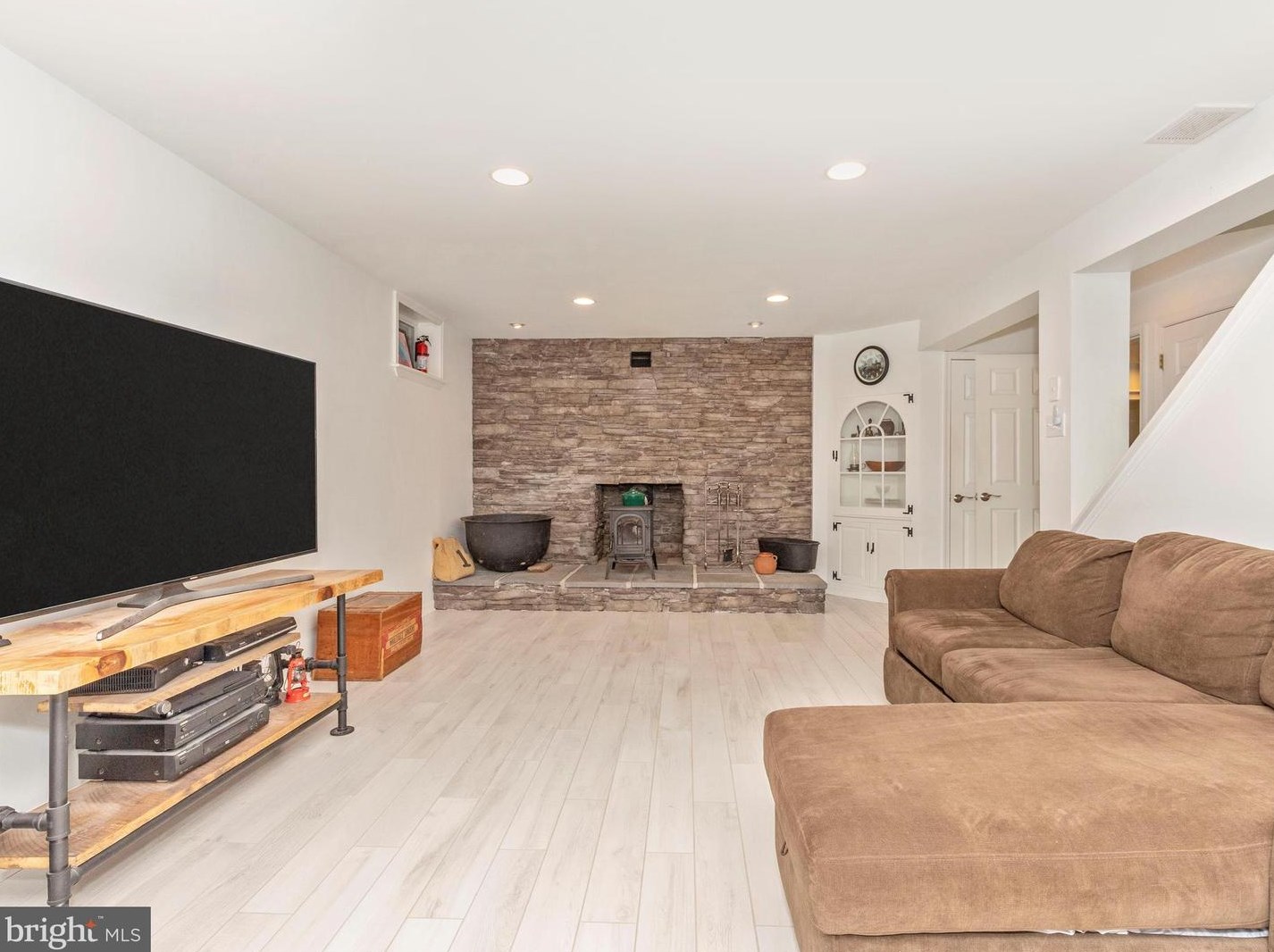 709 Longbow Rd, Mount Airy MD  21771-5869 exterior