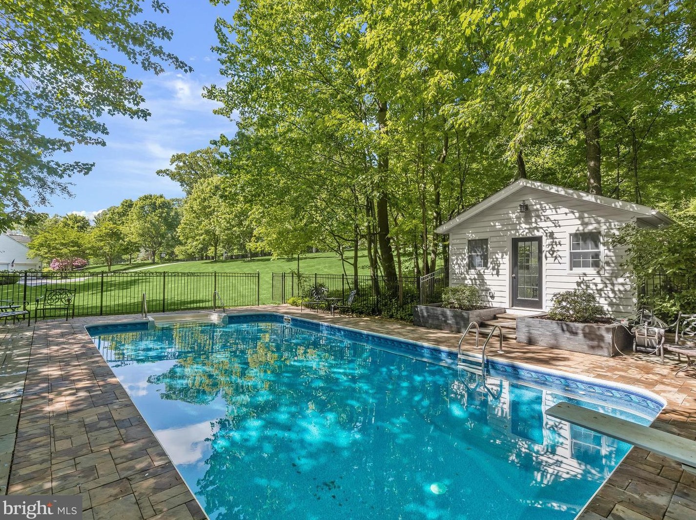 1905 Turnberry Ct, Patapsco MD 21048-1561 exterior