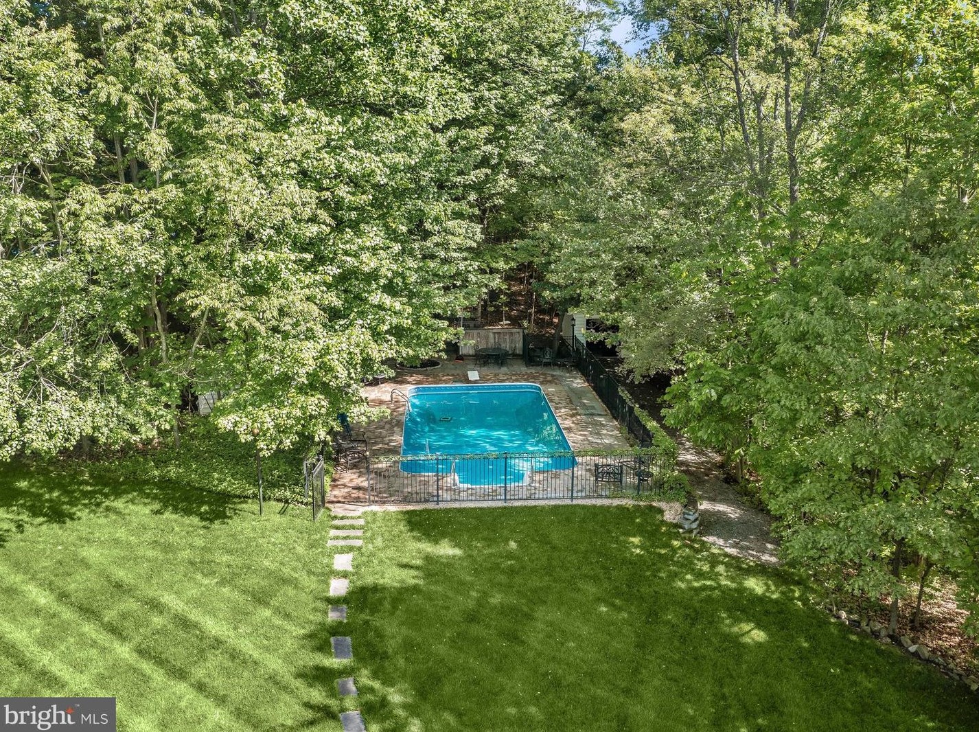 1905 Turnberry Ct, Patapsco MD 21048-1561 exterior