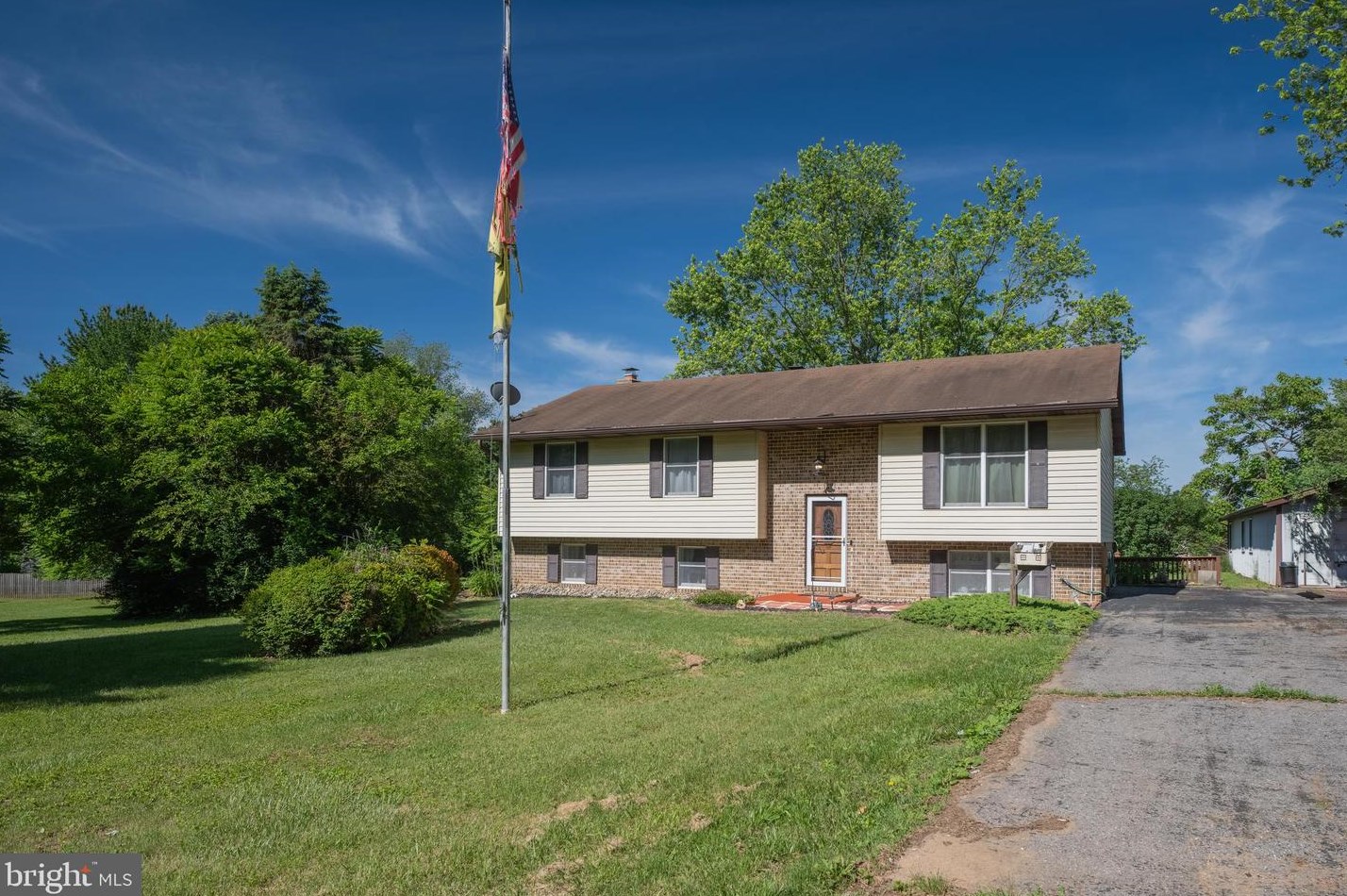 2362 Gillis Rd, Mount Airy, MD 21771