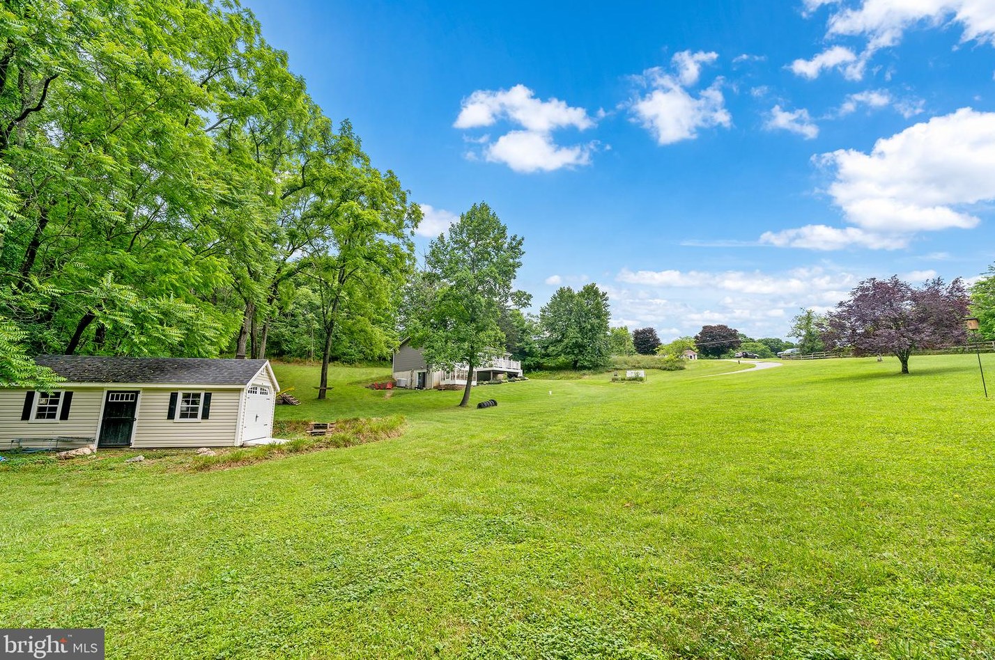 6413 Davis Rd, Mount Airy MD 21771-7207 exterior