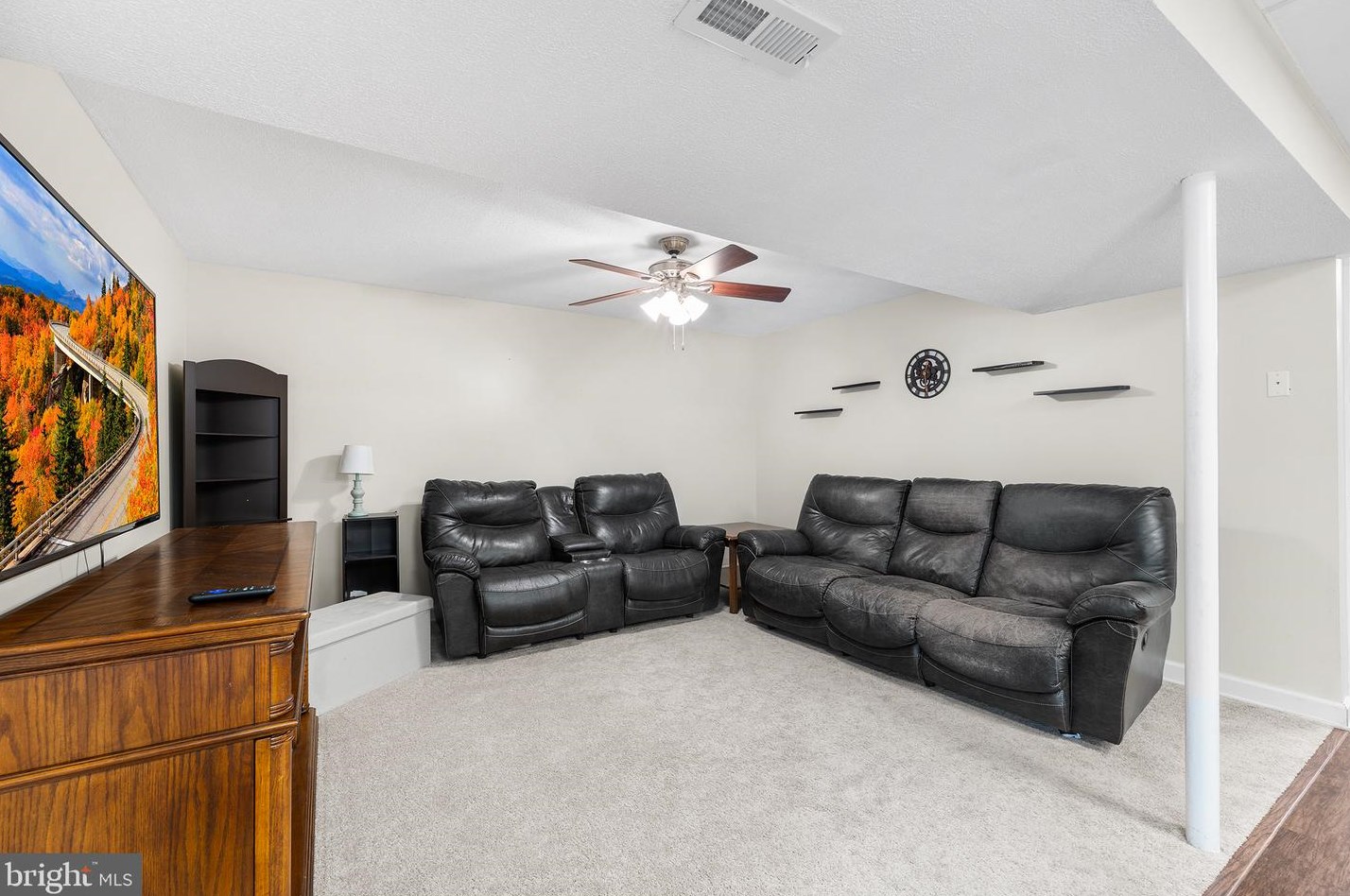 6413 Davis Rd, Mount Airy MD 21771-7207 exterior