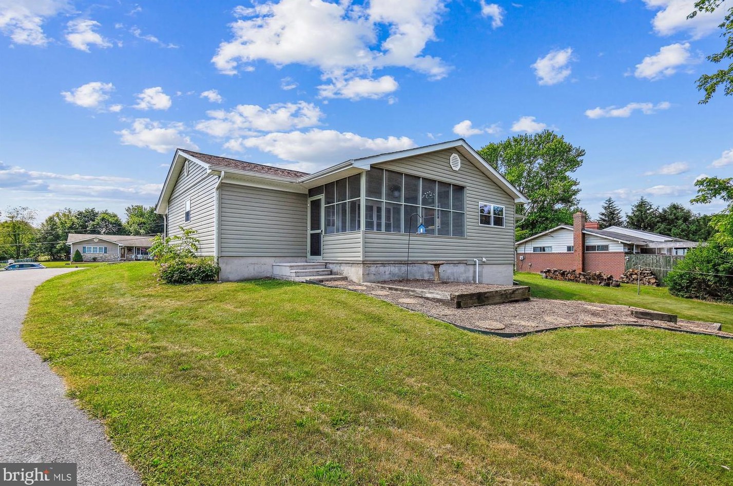 2102 Woodview Rd, Patapsco MD  21048-1118 exterior