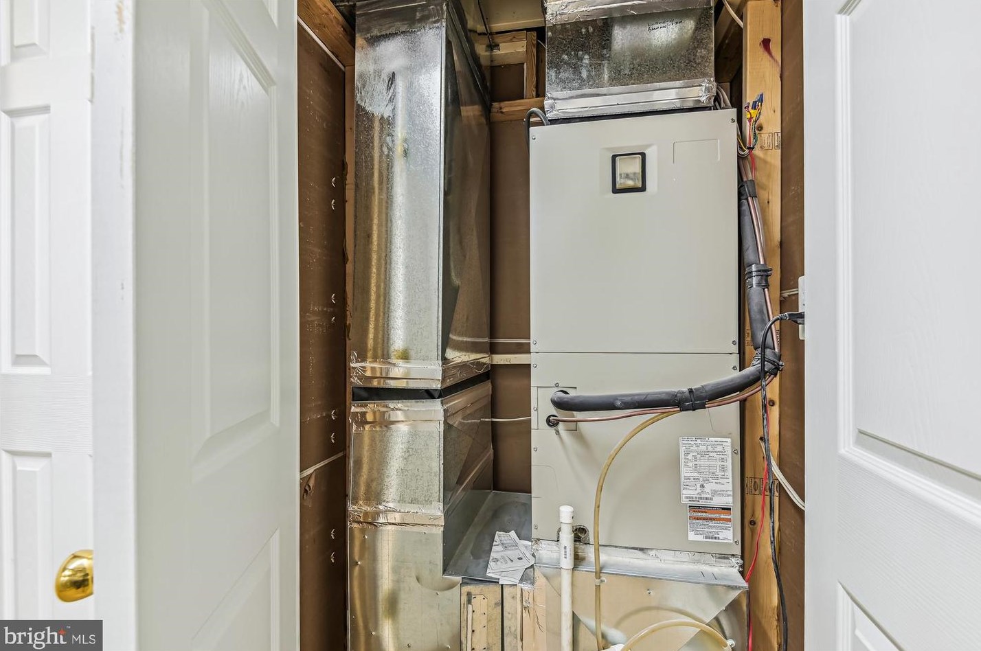 2102 Woodview Rd, Patapsco MD exterior