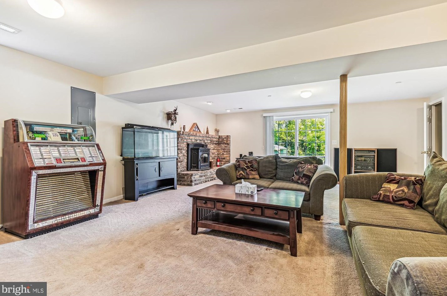 2102 Woodview Rd, Patapsco MD exterior