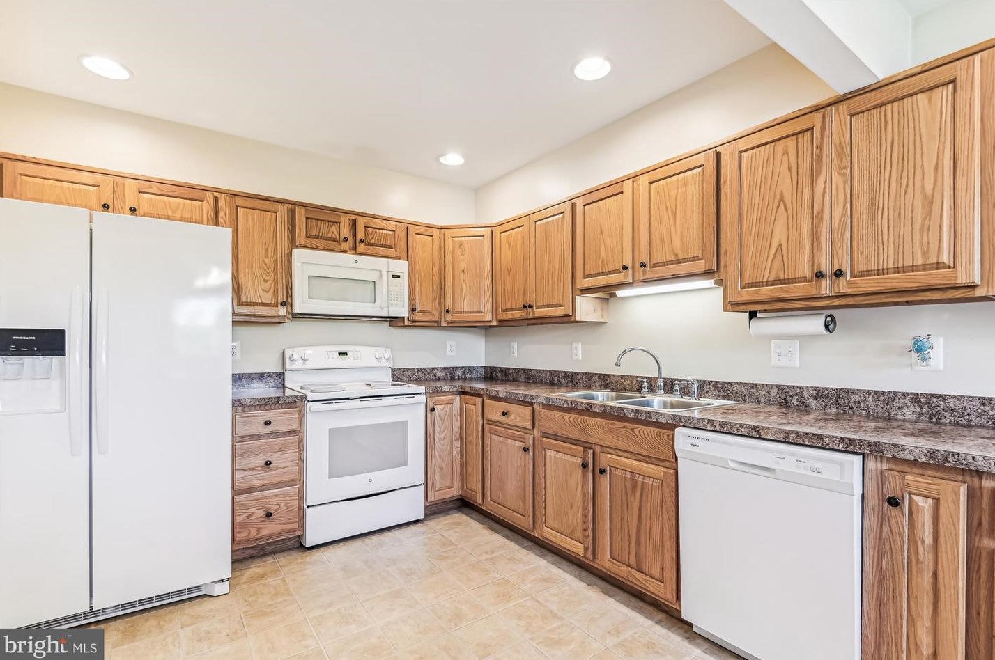 2102 Woodview Rd, Patapsco MD exterior