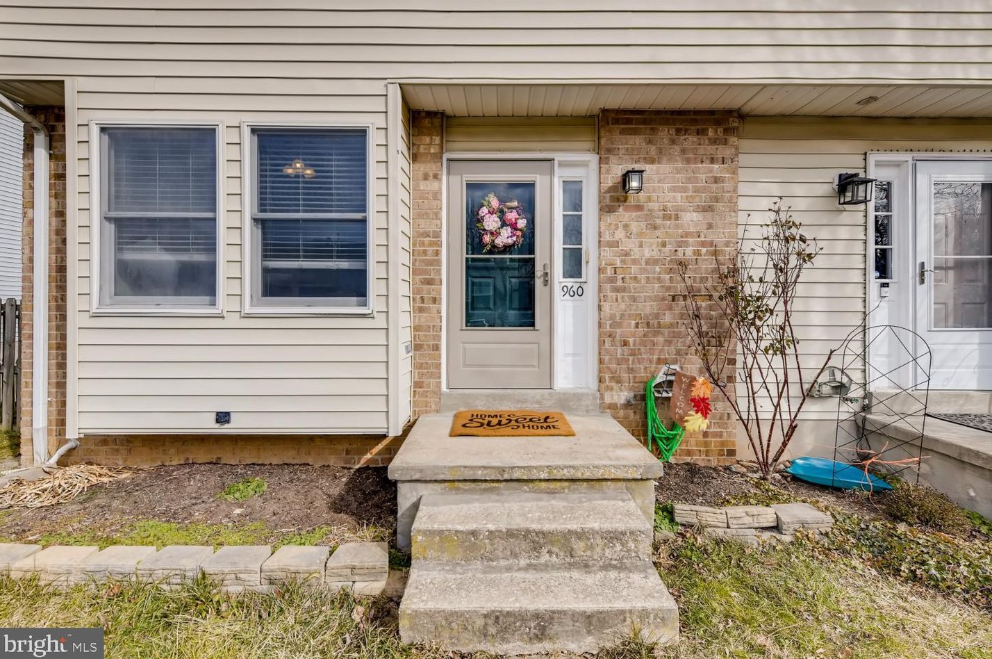 960 Sugar Maple St, Hampstead, MD 21074-2358