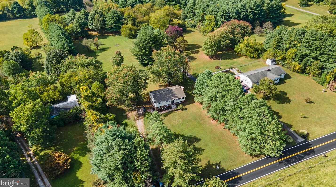 5135 Hoffmanville Rd, Manchester, MD 21102