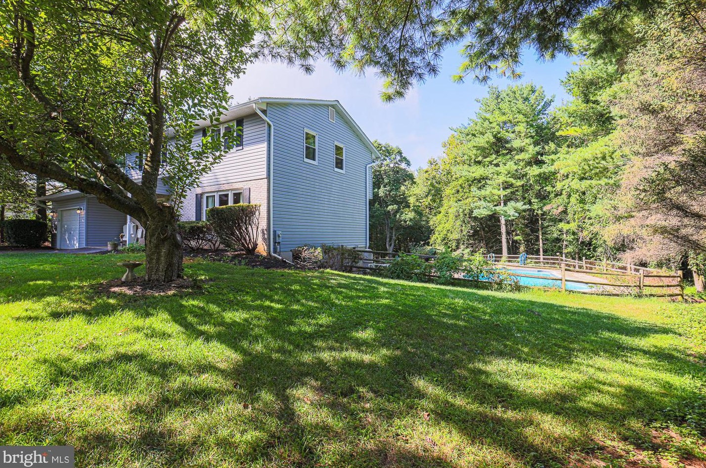 687 Brandy Ln, Westminster, MD 21157