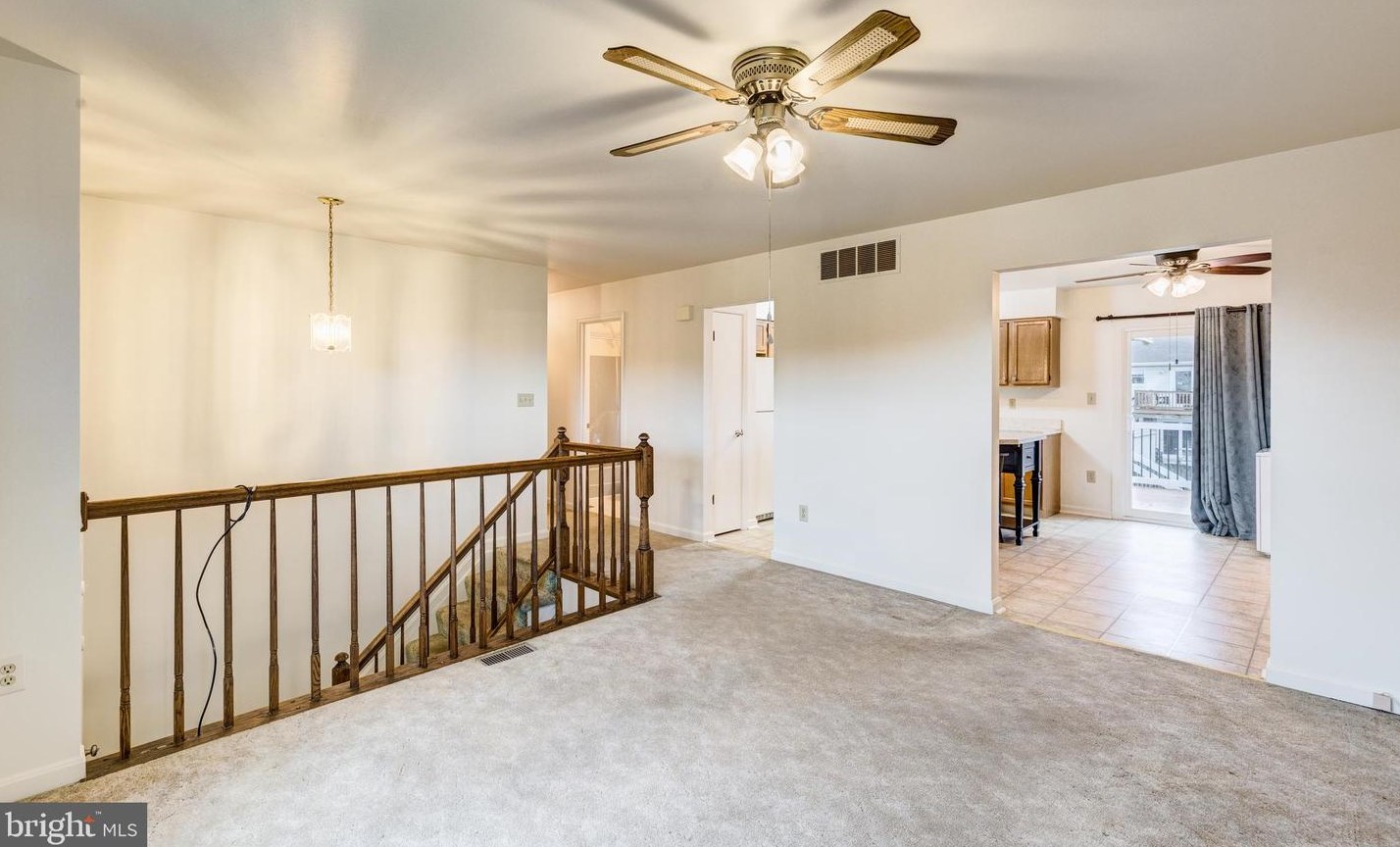 12 Starboard Dr, Taneytown, MD 21787