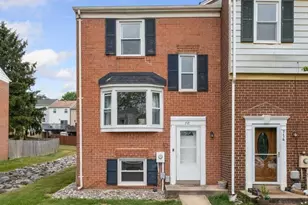 712 Horpel Dr, Mount Airy, MD 21771 - Photo 2