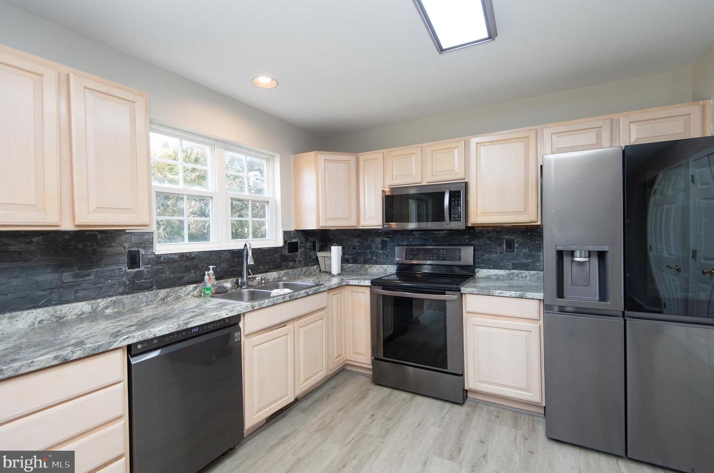 106 Martin Dr, Hurlock, MD 21643