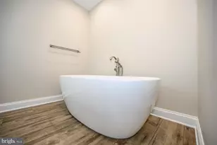 405 Collins Ave, Hurlock, MD 21643 - Photo 18